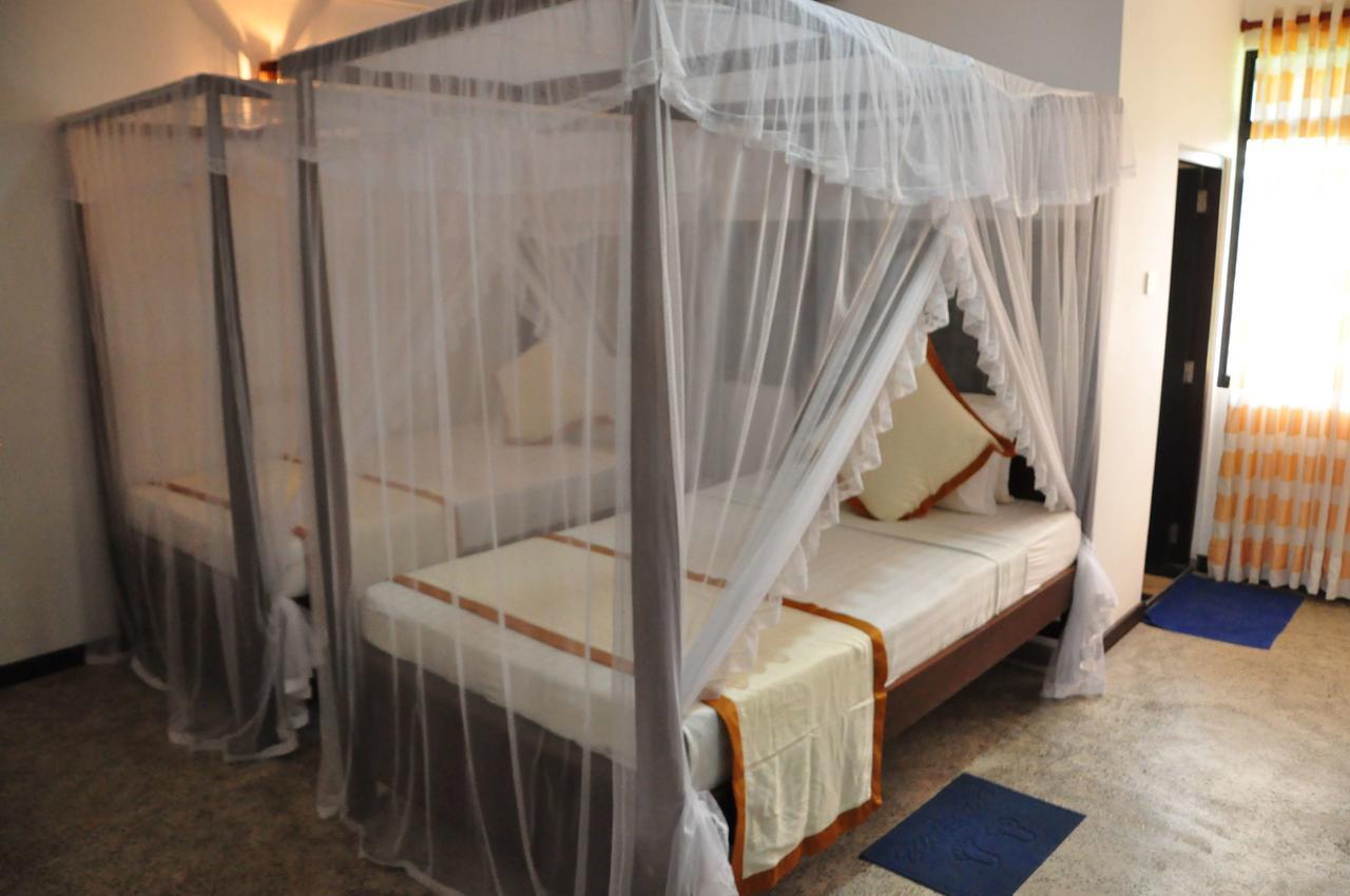 Wh Beach Resort Уелигама Екстериор снимка