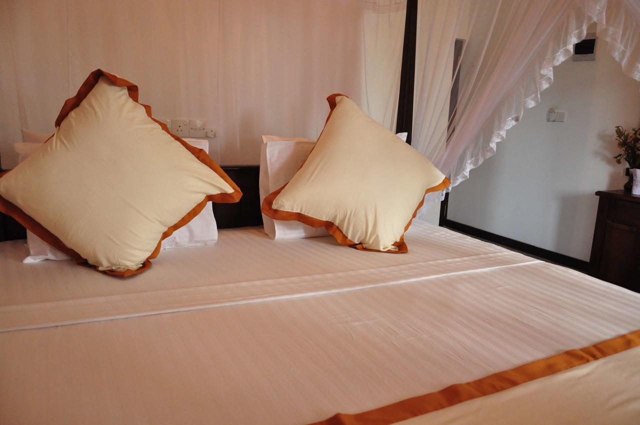 Wh Beach Resort Уелигама Екстериор снимка