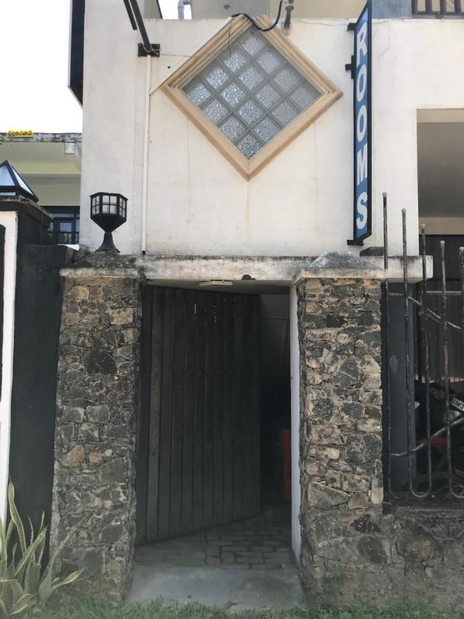 Wh Beach Resort Уелигама Екстериор снимка